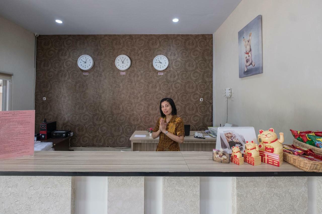 Hotel Astra Novilia Makassar Exterior foto